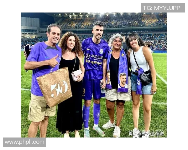 足球明星炫舞瞬间大揭秘精彩花絮视频带你领略不一样的球场魅力