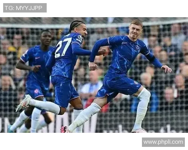 韩国足球明星加盟切尔西引发热议球迷期待新赛季精彩表现